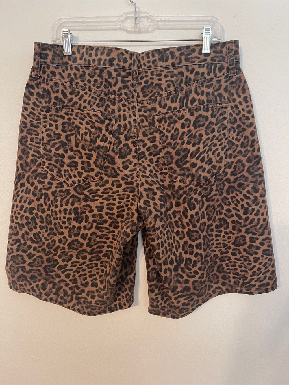 NWT GAP Denim Leopard Longline Shorts - Picture 2 of 15